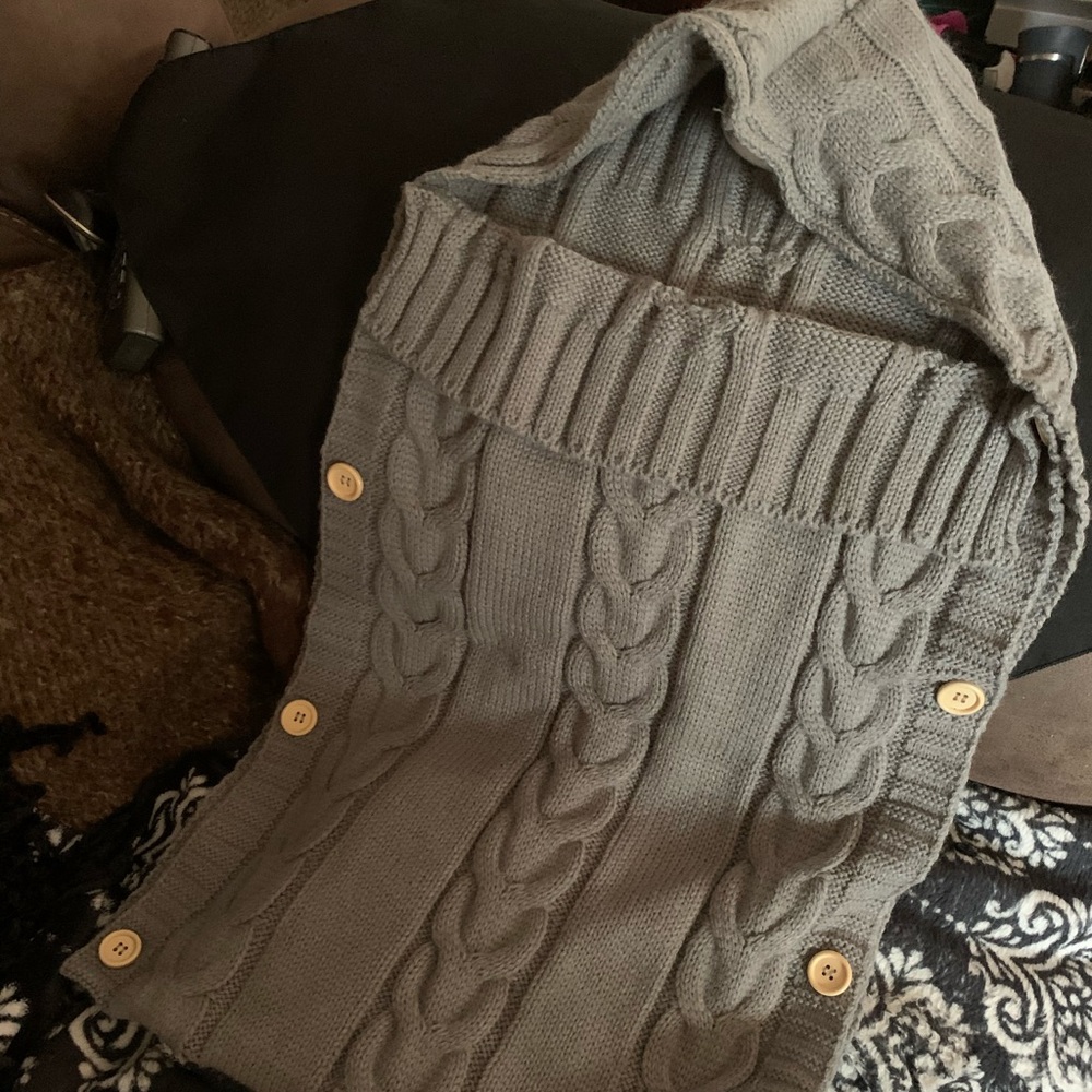 “BABYHUG” Baby’s Cable Square Snuggle Sweater  NWOT